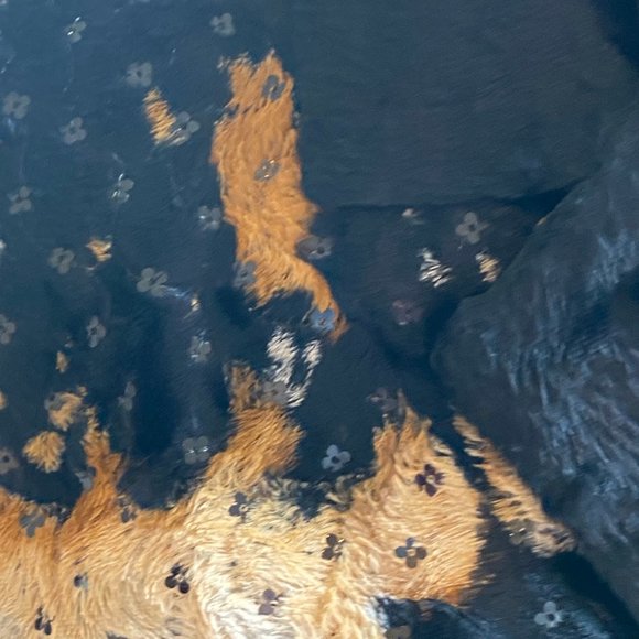 Carter & Teri faux pony Shibori with black clover shaped sequins - Picture 3 of 7